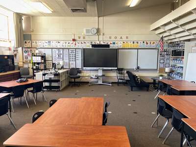 Las Palmas Elementary School West Classroom Standard in Sacramento