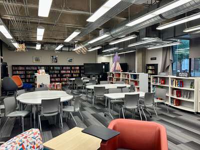 Washington - Booker T. High School for the Performing and Visual Arts Library in Dallas