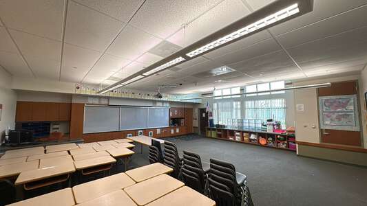 Cabot Yerxa Elementary School Classroom Standard in Desert Hot Springs 2