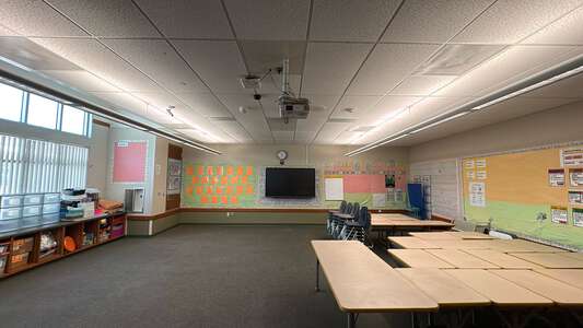 Cabot Yerxa Elementary School Classroom Standard in Desert Hot Springs 3