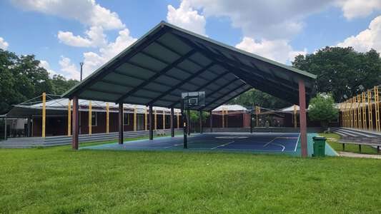 Poe Elementary Outdoor Basketball Courts in Houston
