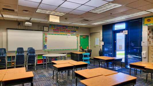 Nicolas Valley Elementary School Classroom Standard in Temecula