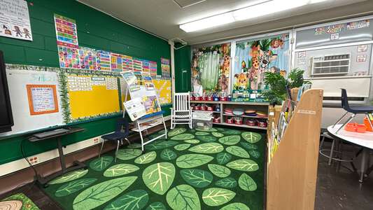 Crown Community Academy of Fine Arts Center Elementary School Classroom Standard in Chicago 3