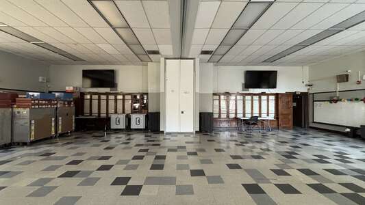 Gunsaulus - Frank W Gunsaulus Elementary Scholastic Academy Community Room in Chicago