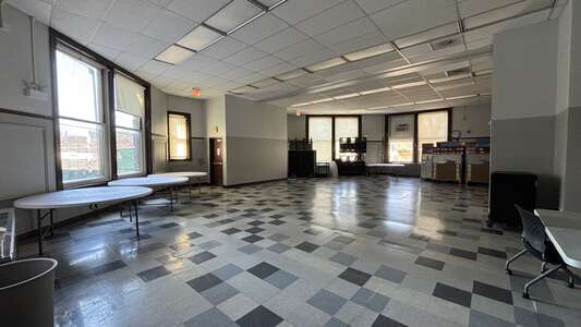 Gunsaulus - Frank W Gunsaulus Elementary Scholastic Academy Community Room in Chicago