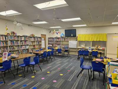 Wedgewood Elementary School Library in Baton Rouge 2