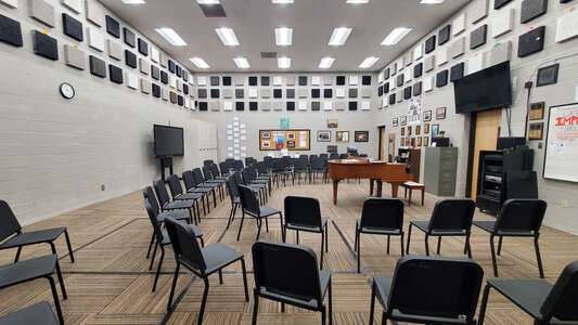 Farragut High School Chorus Room in Farragut