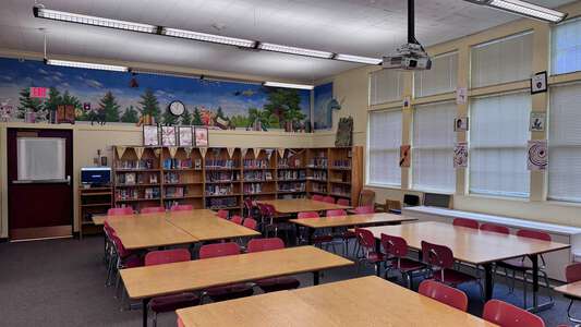 Alameda K-5 School Library in Portland 3