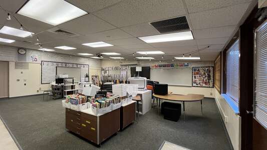 Camelot Elementary School Classroom Standard in Auburn