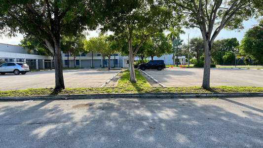 Devon Aire K-8 Center Parking Lot - Front in Miami 2