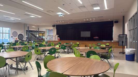 Richard J. Lee Elementary School Cafeteria - LEE in Dallas 3
