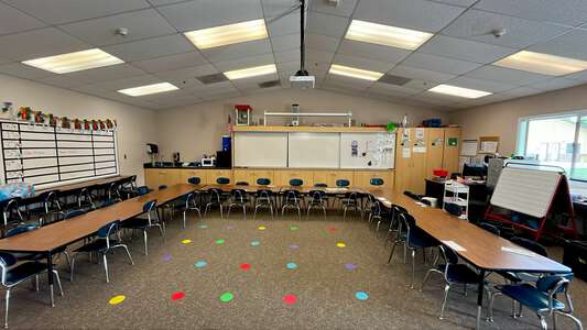 Hidahl Elementary School Classroom Standard in Ceres