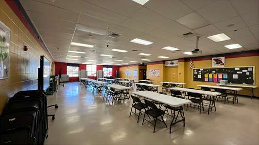 Horace Mann Dual Language Magnet School Cafeteria in Wichita 2