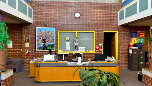 Seltzer Elementary School Library in Wichita 4
