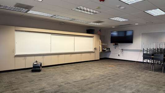 Crescent Elementary School Classroom Standard in Anaheim