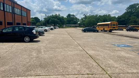 Glen Oaks Magnet High School Parking Lot - Tennis in Baton Rouge