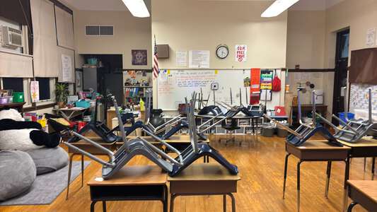 Hayt - Stephen K Hayt Elementary School Classroom Standard in Chicago 4