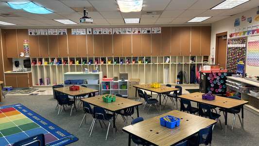 Atlas Elementary School Classroom Standard in Hayden
