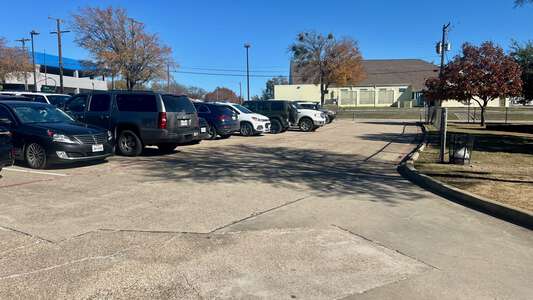 Luella Merrett Elementary School Parking Lot - Main in Fort Worth 2