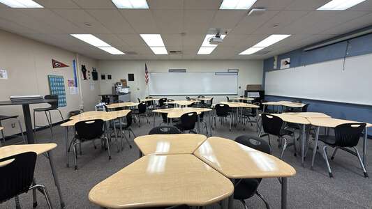 Vista High School Classroom Standard in Vista 2