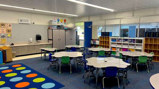 Madera Elementary School Classroom Standard in Simi Valley