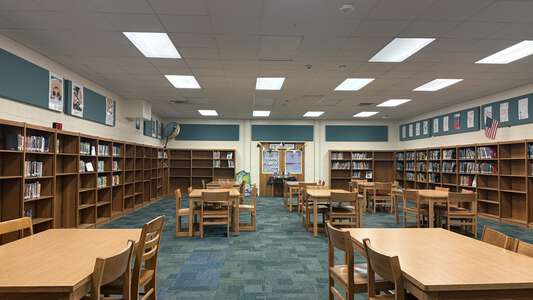 Meadowbrook Middle School Library in Fort Worth