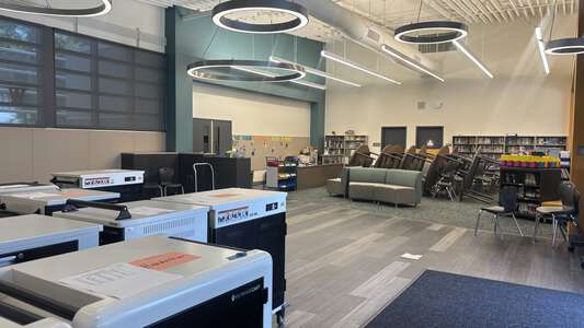 Winchester Elementary School Library in Winchester