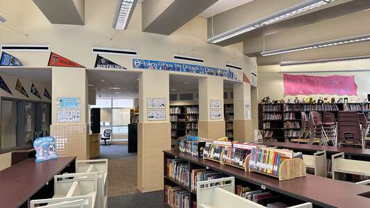 Lone Tree Elementary School Library in Antioch