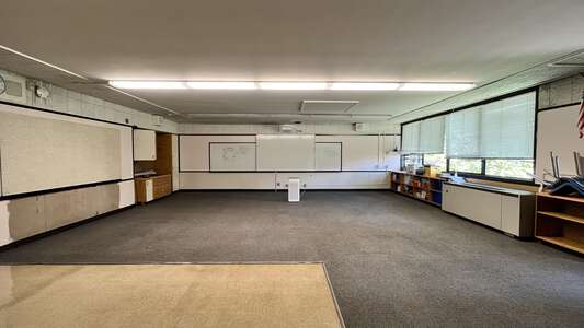 Edgewood Elementary School Classroom Standard in Eugene