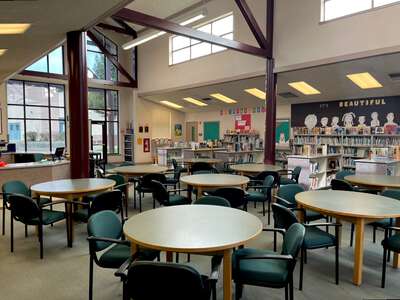 Gretchen Higgins Elementary School Library in Dixon 3