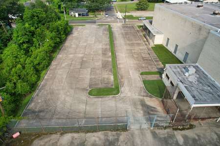 Istrouma Magnet High School Parking Lot - South in Baton Rouge 2