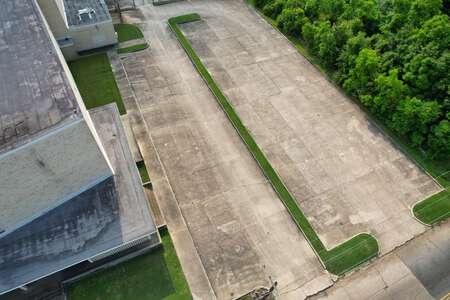 Istrouma Magnet High School Parking Lot - South in Baton Rouge 3