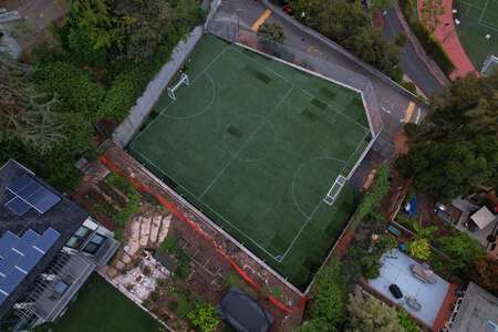 Piedmont Middle Bern Court in Piedmont