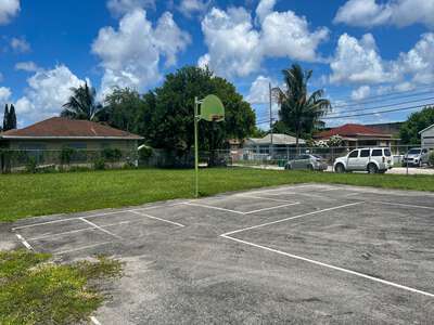 Martin Luther King Elementary School Outdoor Basketball Courts in Miami