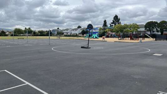 Birch Grove Intermediate  Blacktop / Basketball Courts in Newark 2