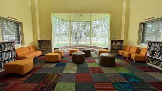 Hibiscus Elementary School Library in Miami 5