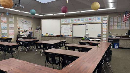Alderwood Elementary School Classroom Standard in Irvine 3