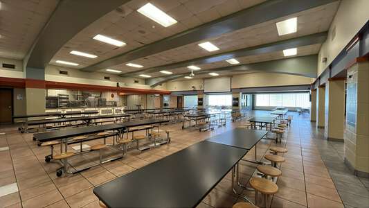 Texas Middle School Cafeteria in Texarkana 4