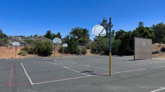 Vista Grande Elementary School Outdoor Basketball Courts in El Cajon