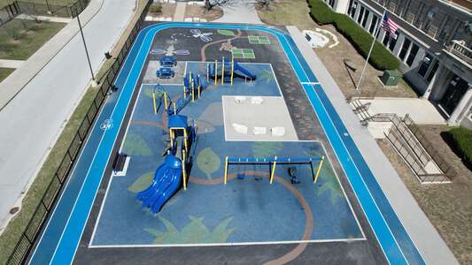 Parker - Francis W Parker Elementary Community Academy Outdoor Area in Chicago 3