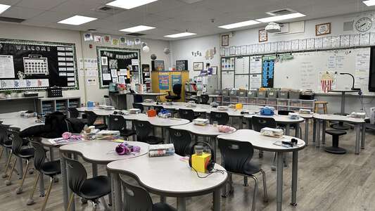 Ellerth E. Larson Elementary School Classroom Standard in Lodi
