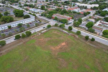 Miami Carol City Senior High School Field - Baseball in Miami Gardens 2