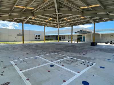Gulf Trace Elementary School Outdoor Pavilion in Holiday