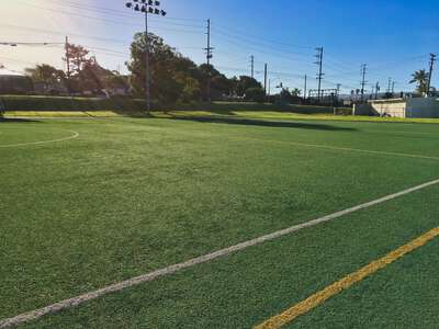 Alta Vista Elementary School Field - Turf in Redondo Beach