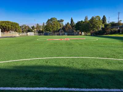 Alta Vista Elementary School Field - Turf in Redondo Beach