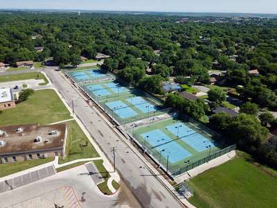 Lockhart High School Tennis Courts in Lockhart 3