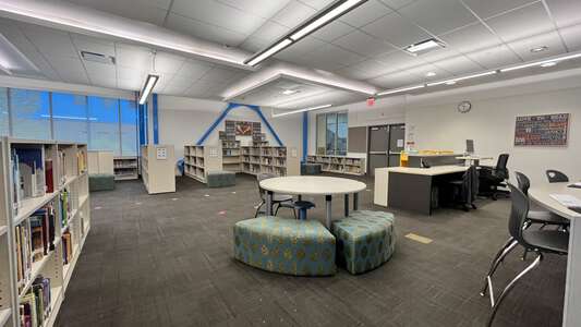 Hazeldale Elementary School Library in Beaverton 5