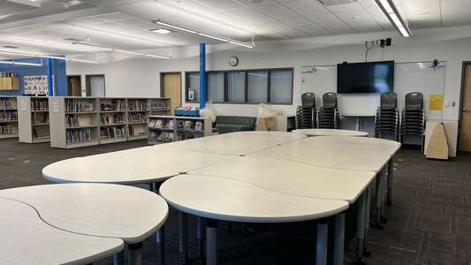 Hazeldale Elementary School Library in Beaverton 3