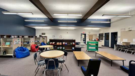 Beaver Acres Elementary School Library in Beaverton 2