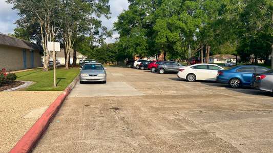 Merrydale Elementary School Parking Lot - Front in Baton Rouge